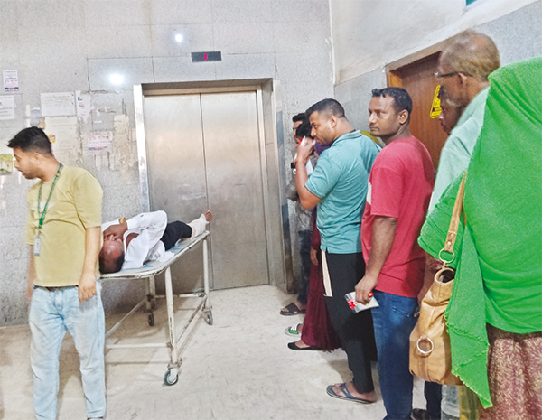 টাঙ্গাইল মেডিকেলের অধিকাংশ লিফট নষ্ট টাঙ্গাইল মেডিকেলের অধিকাংশ লিফট নষ্ট