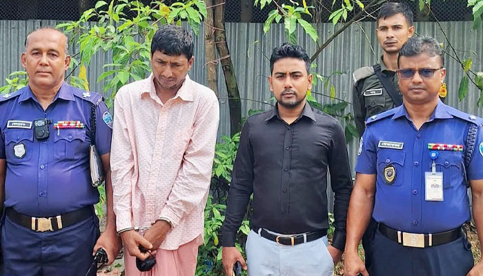 বোয়ালখালীতে ‘বাবা ইয়াবা সোলায়মান’কে ১ বছরের কারাদণ্ড বোয়ালখালীতে ‘বাবা ইয়াবা সোলায়মান’কে ১ বছরের কারাদণ্ড