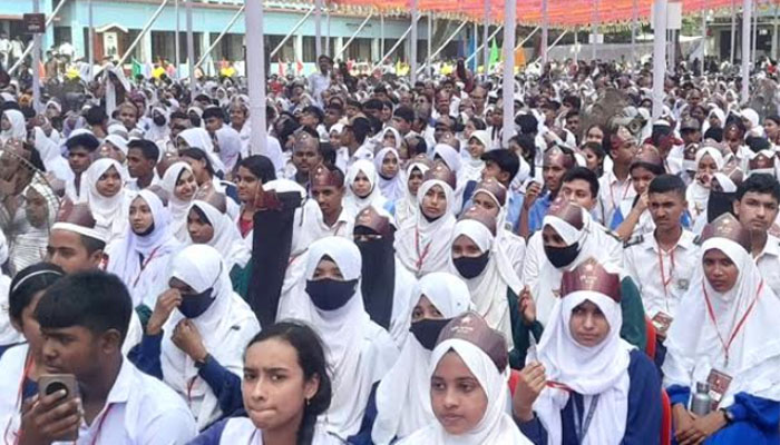 সিরাজগঞ্জে ৮৫২ মেধাবী শিক্ষার্থীকে বৃত্তি প্রদান সিরাজগঞ্জে ৮৫২ মেধাবী শিক্ষার্থীকে বৃত্তি প্রদান
