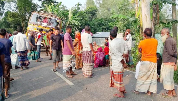 লালমনিরহাটে সিমেন্টবোঝাই ট্রাকের চাপায় দুই নারীর মৃত্যু লালমনিরহাটে সিমেন্টবোঝাই ট্রাকের চাপায় দুই নারীর মৃত্যু