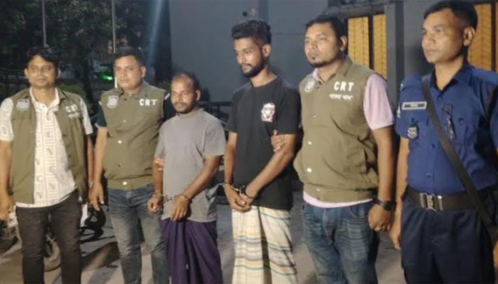 পাবনায় অস্ত্র তৈরির সরঞ্জাম, বন্দুক ও গুলি উদ্ধার, গ্রেপ্তার ২ পাবনায় অস্ত্র তৈরির সরঞ্জাম, বন্দুক ও গুলি উদ্ধার, গ্রেপ্তার ২
