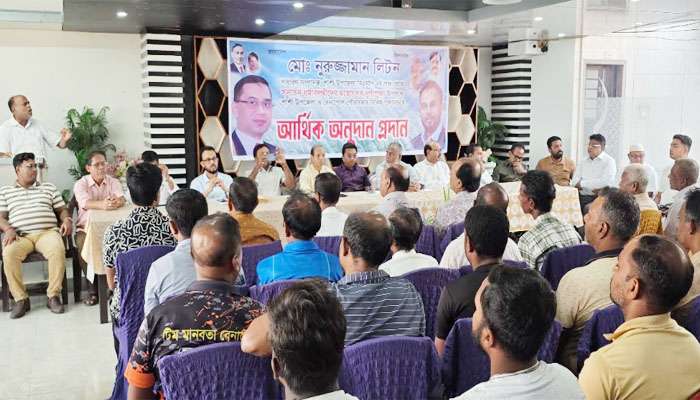 শার্শায় ৩২ পূজামণ্ডপের পাশে বিএনপি নেতা নুরুজ্জামান লিটন শার্শায় ৩২ পূজামণ্ডপের পাশে বিএনপি নেতা নুরুজ্জামান লিটন