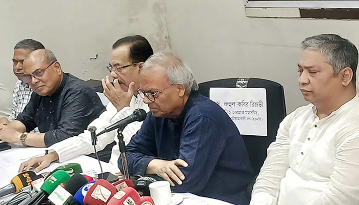 দুর্গাপূজা ঘিরে নাশকতা ও ষড়যন্ত্র প্রতিহত করতে প্রস্তুত বিএনপি: রিজভী দুর্গাপূজা ঘিরে নাশকতা ও ষড়যন্ত্র প্রতিহত করতে প্রস্তুত বিএনপি: রিজভী