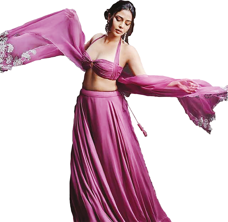 নতুন নতুন শব্দে বিভ্রান্ত ঐশ্বরিয়া লক্ষ্মী নতুন নতুন শব্দে বিভ্রান্ত ঐশ্বরিয়া লক্ষ্মী