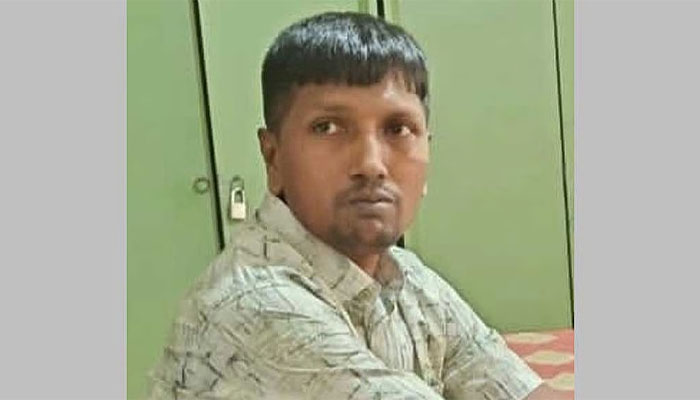 সিরাজগঞ্জে খালুকে বাবা সাজিয়ে চাকরি, সেই শিক্ষক বরখাস্ত সিরাজগঞ্জে খালুকে বাবা সাজিয়ে চাকরি, সেই শিক্ষক বরখাস্ত