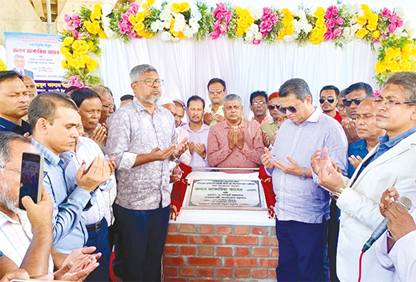 'ভবন নির্মাণে আইন অমান্যকারীদের ছাড় নয়' 'ভবন নির্মাণে আইন অমান্যকারীদের ছাড় নয়'