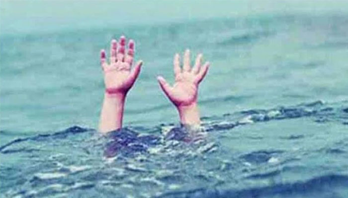 বোয়ালমারীতে পুকুরের পানিতে ডুবে ৩ বছরের শিশুর মৃত্যু বোয়ালমারীতে পুকুরের পানিতে ডুবে ৩ বছরের শিশুর মৃত্যু
