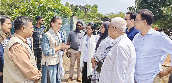 সংসদীয় কমিটির রোহিঙ্গা ক্যাম্প পরিদর্শন সংসদীয় কমিটির রোহিঙ্গা ক্যাম্প পরিদর্শন