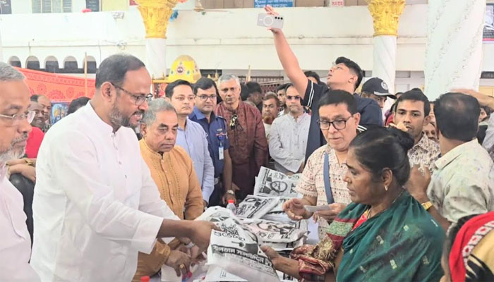 দুর্গাপূজা উপলক্ষে ব্যক্তিগত তহবিল থেকে উপহার দিলেন প্রতিমন্ত্রী টুকু দুর্গাপূজা উপলক্ষে ব্যক্তিগত তহবিল থেকে উপহার দিলেন প্রতিমন্ত্রী টুকু