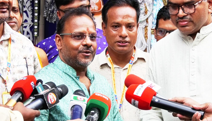 রংপুরে দুর্গাপূজার মণ্ডপ পরিদর্শনে ভারতীয় সহকারী হাইকমিশনার রংপুরে দুর্গাপূজার মণ্ডপ পরিদর্শনে ভারতীয় সহকারী হাইকমিশনার