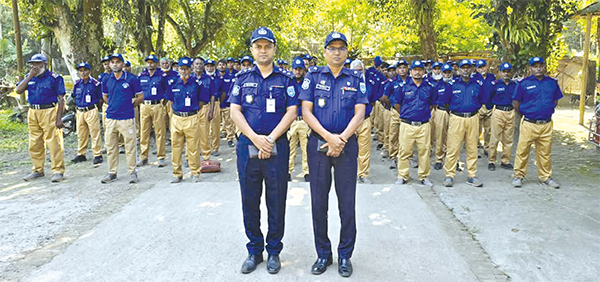 রংপুর রেঞ্জের ৬২ থানায় বিশেষ সাপ্তাহিক চৌকিদারী প্যারেড রংপুর রেঞ্জের ৬২ থানায় বিশেষ সাপ্তাহিক চৌকিদারী প্যারেড