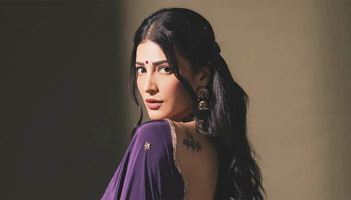 বাবার আপত্তিতে যা করে শ্রুতি হাসান বাবার আপত্তিতে যা করে শ্রুতি হাসান