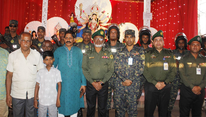 দুর্গাপূজার নিরাপত্তায় আনসার-ভিডিপি সদস্যদের সতর্ক থাকার নির্দেশ দুর্গাপূজার নিরাপত্তায় আনসার-ভিডিপি সদস্যদের সতর্ক থাকার নির্দেশ
