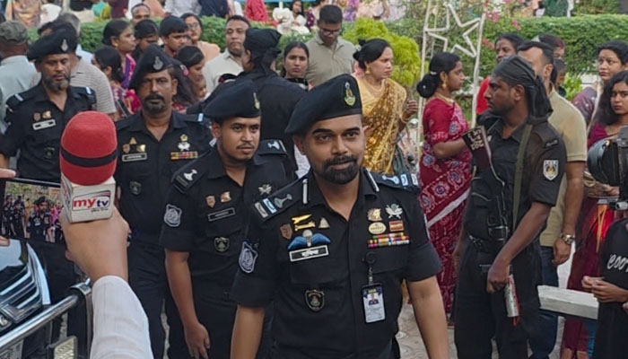 মানিকগঞ্জে পূজার নিরাপত্তায় তৎপর এসআরবি-৪, পরিদর্শনে অধিনায়ক মানিকগঞ্জে পূজার নিরাপত্তায় তৎপর এসআরবি-৪, পরিদর্শনে অধিনায়ক