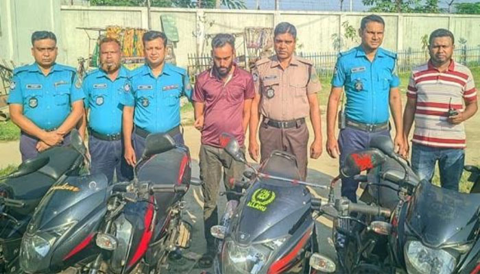 রিমান্ডে পাওয়া তথ্যে রংপুরে আরও ৩ চোরাই মোটরসাইকেল উদ্ধার রিমান্ডে পাওয়া তথ্যে রংপুরে আরও ৩ চোরাই মোটরসাইকেল উদ্ধার