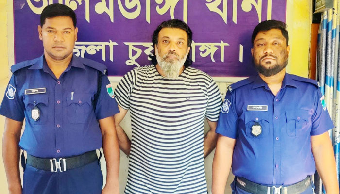 আলমডাঙ্গায় মাদক মামলার পলাতক আসামি স্বামী-স্ত্রী গ্রেপ্তার আলমডাঙ্গায় মাদক মামলার পলাতক আসামি স্বামী-স্ত্রী গ্রেপ্তার
