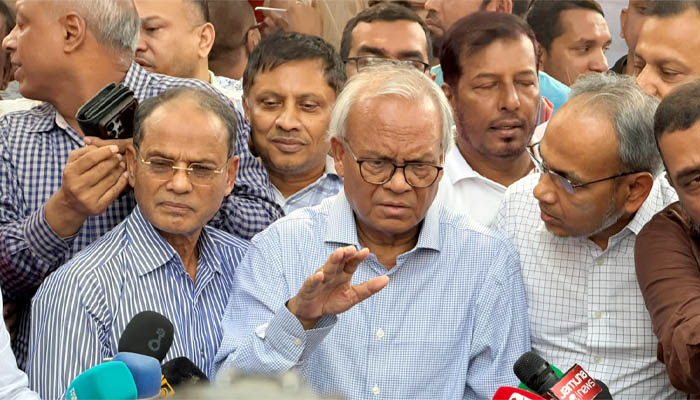 আ.লীগ ও একটি ‘গুপ্ত’ দল যৌথভাবে চক্রান্ত করছে: রিজভী আ.লীগ ও একটি ‘গুপ্ত’ দল যৌথভাবে চক্রান্ত করছে: রিজভী