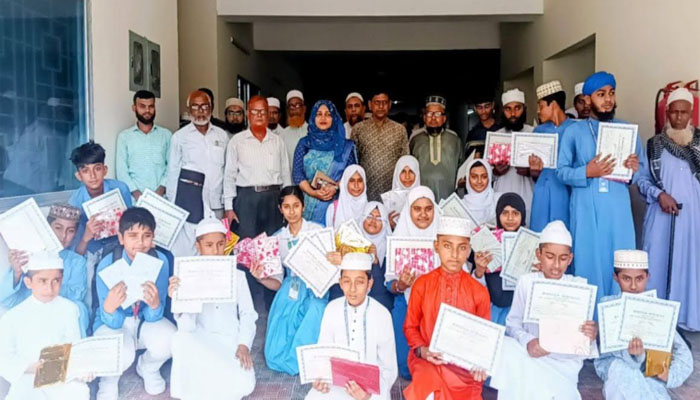 শ্রীপুরে ইসলামী সাংস্কৃতিক প্রতিযোগিতায় বিজয়ীদের পুরস্কার বিতরণ শ্রীপুরে ইসলামী সাংস্কৃতিক প্রতিযোগিতায় বিজয়ীদের পুরস্কার বিতরণ