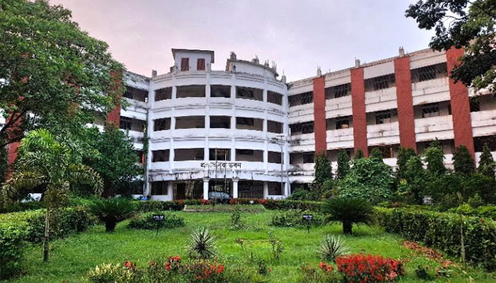 বেরোবির বহিষ্কৃত শিক্ষার্থীরা নিয়মিত ক্লাস-পরীক্ষায়, প্রশ্নের মুখে প্রশাসন বেরোবির বহিষ্কৃত শিক্ষার্থীরা নিয়মিত ক্লাস-পরীক্ষায়, প্রশ্নের মুখে প্রশাসন