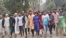 ইবি‌তে প্রক্টর ও শিক্ষকের ওপর হামলার প্রতিবাদে মিছিল 