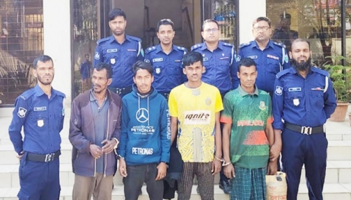 পুলিশ ও সেনাবাহিনীর যৌথ অভিযানে গ্রেফতার ৪