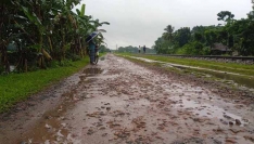 পূর্বধলায় সড়কটি ২০ বছরেও সংস্কার হয়নি, ভোগান্তি