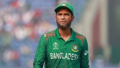 বিসিবির কেন্দ্রীয় চুক্তি থেকে নাম প্রত্যাহার করে নিলেন রিয়াদ