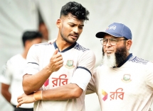 মুশতাকে আস্থা বিসিবির বাড়ছে চুক্তির মেয়াদ!  