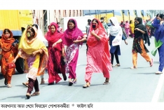 সমন্বয় করে অতিরিক্ত ছুটি নিতে পারবেন পোশাককর্মীরা  