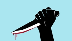 বৃদ্ধের পিঠে ছুরি বসিয়ে পালালো যুবক