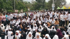 হবিগঞ্জ পলিটেকনিক ইনস্টিটিউটের শিক্ষার্থীদের সড়ক অবরোধ