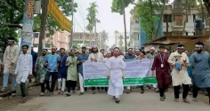 রংপুরে কাফনের কাপড় মাথায় বেঁধে পলিটেকনিক শিক্ষার্থীদের মিছিল