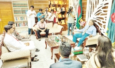 সিইসি এএমএম নাসির উদ্দিনের সঙ্গে বৈঠক করে এনসিপির প্রতিনিধিদল  