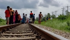 ট্রেনে কাটা পড়ে ৩ যুবকের মৃত্যু