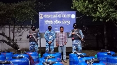 হাইমচরে ১২ লাখ চিংড়ি রেনু জব্দ, ডাকাতিয়া নদীতে অবমুক্ত