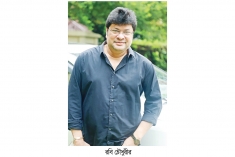 তিনযুগ ধরেই স্টেজ শোতে অনবদ্য রবি চৌধুরী  