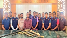 মহেশখালীর অস্ত্রের বড় চালান চট্টগ্রামে আটক
