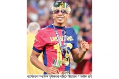 ইয়ামালকে সেরা হওয়ার পথ দেখালেন বার্সা কোচ  