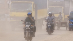 দূষিত শহরের তালিকায় আজ শীর্ষে ঢাকা