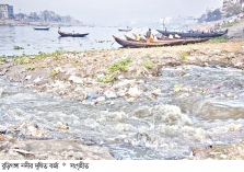 বুড়িগঙ্গা তীরের কারখানা এলাকা পরিদর্শনে পরিবেশ অধিদপ্তর  