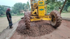 মানিকগঞ্জে ১১ কোটি টাকার রাস্তায় কাঁদা মাটি: ব্যবস্থা নিয়েছে এলজিইডি