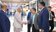 দেশে ফিরেছেন প্রধান উপদেষ্টা