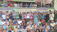 নগর ভবন ফের অবরুদ্ধ, ইশরাককে শপথ পড়ানোর দাবি