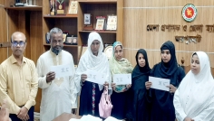 জয়পুরহাটে গণঅভ্যুত্থানে ৩ শহীদ পরিবারের মাঝে সঞ্চয়পত্র বিতরণ