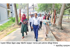 উন্নয়ন প্রকল্প পরিদর্শনে পাবনার ডিসি  