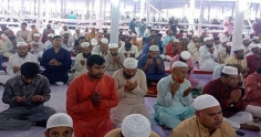 জাতীয় ঈদগাহে ঈদের প্রধান জামাত অনুষ্ঠিত
