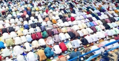 শোলাকিয়ায় ঈদ জামাতে মুসল্লির ঢল