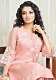 অ্যাকশন দৃশ্য করতে গিয়ে আঘাত পেয়েছি : ফারিণ  