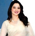 নিজের প্রেমেই হাবুডুবু খাচ্ছেন তামান্না!  