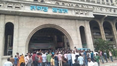 নগর ভবনে ফের ইশরাক সমর্থকদের অবস্থান